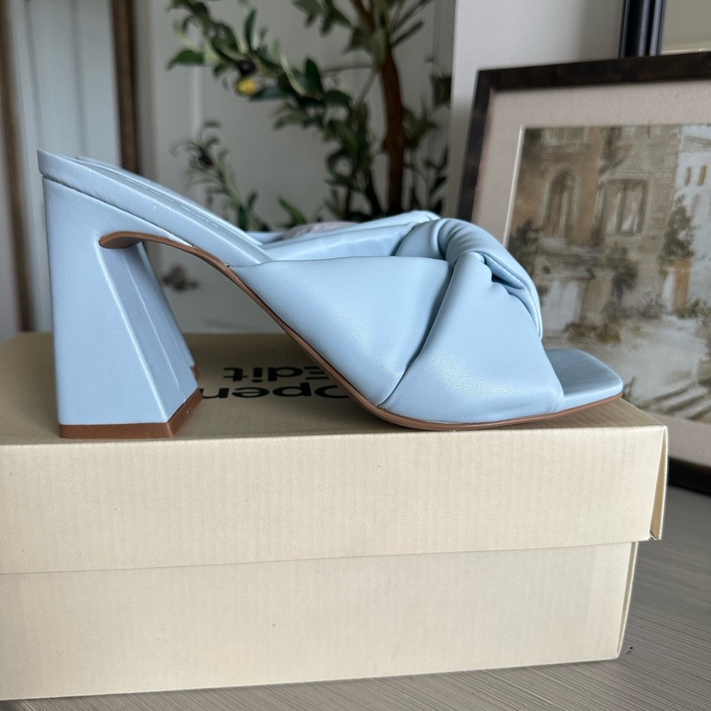 NWT Open Edit Women’s Blue Heels | size 8.5